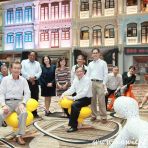 22 Sept 2017 - Minister Gan Kim Yong and grass root leaders pose for photos at CAG Changi Airport T4 Ministerial Preview