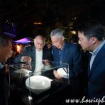 18 Oct 2019 Architect Moshe Safdie shows PM Lee Hsien Loong the Jewel exterior model during the Official Opening of Jewel Changi Airport