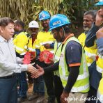 17 Jan 2020 Minister Khaw Boon Wan greets and gives out oranges to workers during visit to LTA TEL2 Springleaf Station