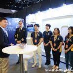 4 Aug 2023 Acting Minister Chee Hong Tat interacts with exhibition staffs at the CAAS OneAviation Careers 2023 Fair
