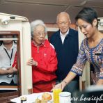 22 Oct 2007 MM Lee Kuan Yew & Ms Lee tour the fist class cabin of the world's first commercially delivered A380 aircraft at the SIA Inaugural Arrival of Airbus A380 ceremony